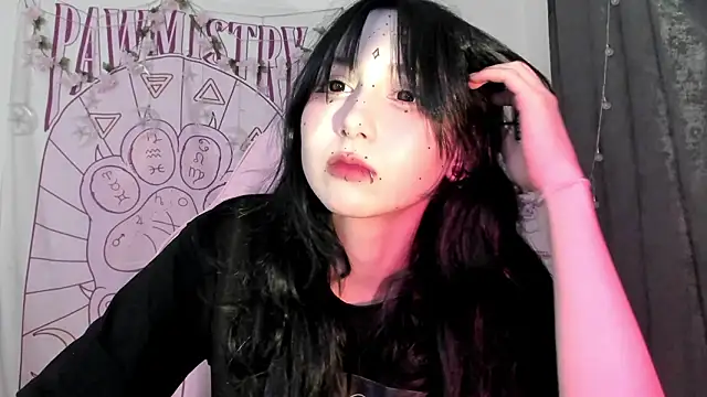 Holy420lolii online show from 18, 2, 2026