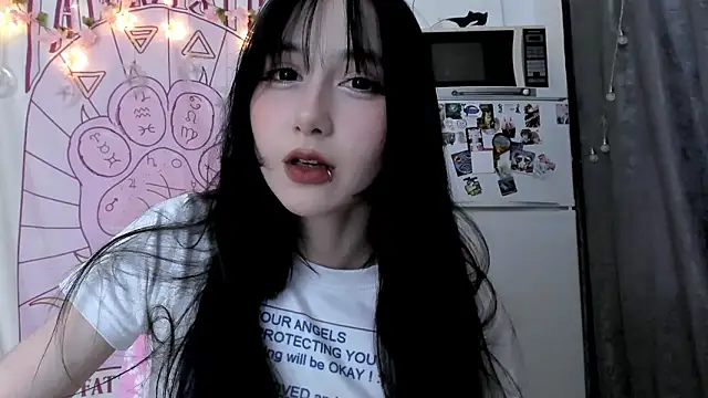 Holy420lolii online show from 13, 3, 2026