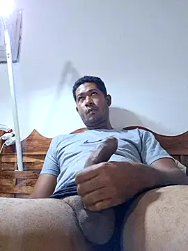 Snapshot of EduardoMoreno chatting on 23, 11, 2025 EduardoMoreno online show from 23, 11, 2025