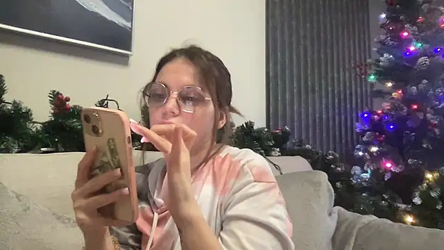 Snapshot of lovebellagrey chatting on 16, 1, 2025 lovebellagrey online show from 16, 1, 2025