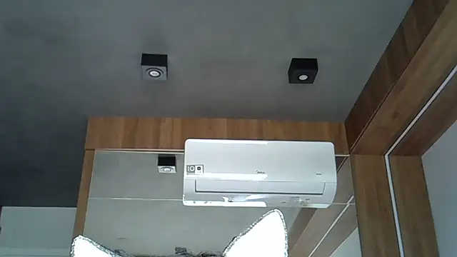 Skinny-Kitten online show from 8, 10, 2025