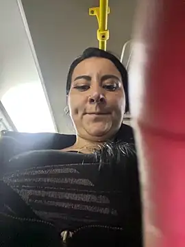Abril Luv online show from 12, 2, 2025