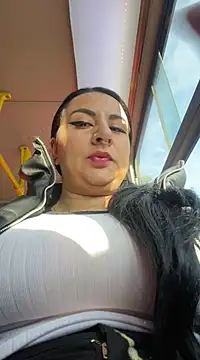 Abril Luv online show from 19, 2, 2025
