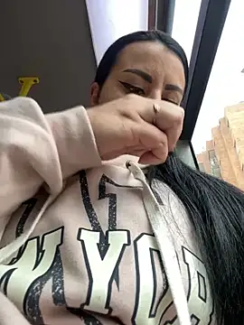 Abril Luv online show from 20, 2, 2025