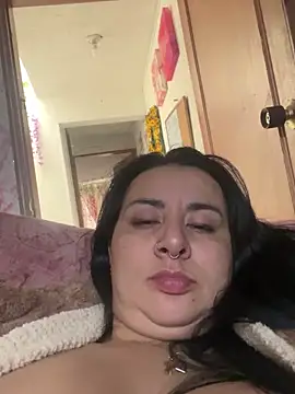 Abril Luv online show from 22, 2, 2025