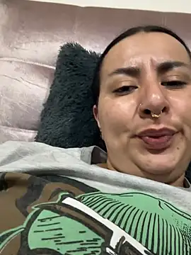 Abril Luv online show from 3, 3, 2026