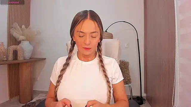 wandathompson  online show from 17, 3, 2026