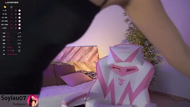 Snapshot of imjess01 chatting on 10, 12, 2024 imjess01 online show from 10, 12, 2024