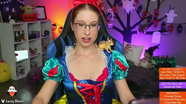 Snapshot of TheLaceyBloom chatting on 23, 10, 2025 TheLaceyBloom online show from 23, 10, 2025