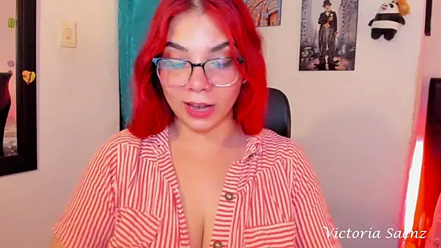 victoriaasaenz  online show from 25, 1, 2025
