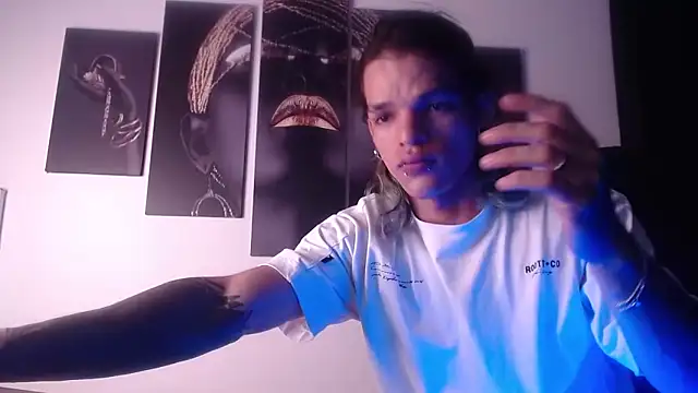 AlbertBernal69 online show from 5, 11, 2025