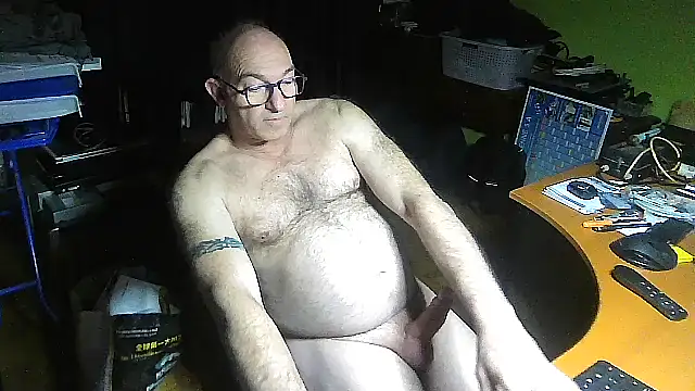 Snapshot of chrichri38@xh chatting on 27, 2, 2025 chrichri38xh online show from 27, 2, 2025
