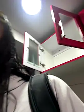 Snapshot of ZiaCalifa chatting on 18, 11, 2025 ZiaCalifa online show from 18, 11, 2025