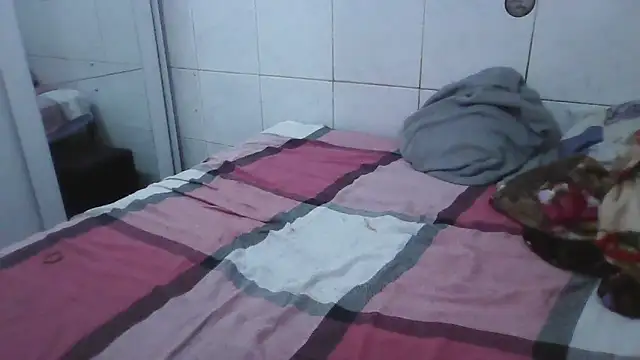 Snapshot of MinaBoss chatting on 11, 10, 2025 MinaBoss online show from 11, 10, 2025