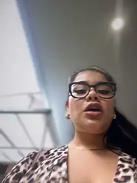 Insane Issa online show from 28, 2, 2025