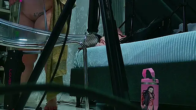 Snapshot of NathaxaLeans chatting on 17, 11, 2025 NathaxaLeans online show from 17, 11, 2025