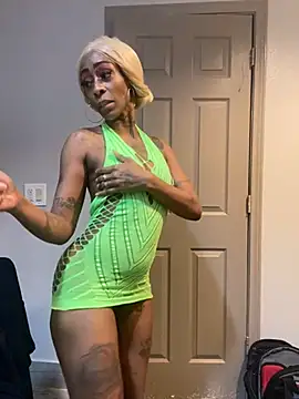 Snapshot of SlimBeenBadd1981 chatting on 31, 12, 2024 SlimBeenBadd1981 online show from 31, 12, 2024