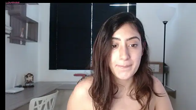 Snapshot of MIYESSI chatting on 7, 2, 2025 MIYESSI online show from 7, 2, 2025