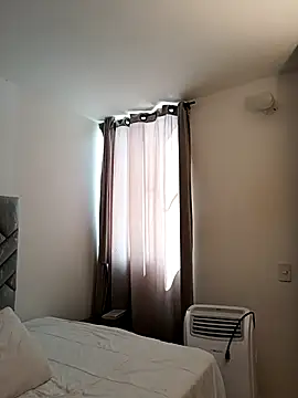 Snapshot of MIYESSI chatting on 29, 11, 2025 MIYESSI online show from 29, 11, 2025