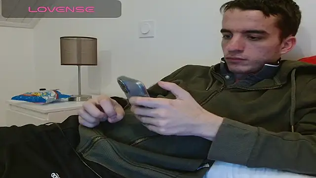 Tombgy07 online show from 4, 12, 2025