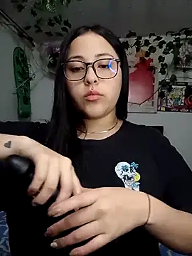 Snapshot of persefone_core chatting on 8, 3, 2025 persefone core online show from 8, 3, 2025