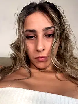 Chiara 2002 online show from 6, 10, 2025