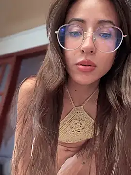 Snapshot of lauravasquez chatting on 18, 2, 2025 lauravasquez online show from 18, 2, 2025