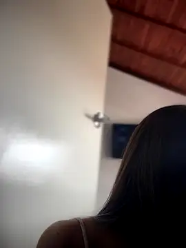 Snapshot of lauravasquez chatting on 21, 11, 2025 lauravasquez online show from 21, 11, 2025