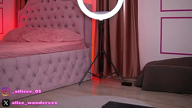 Snapshot of Abbela_White chatting on 13, 11, 2025 Abbela White online show from 13, 11, 2025