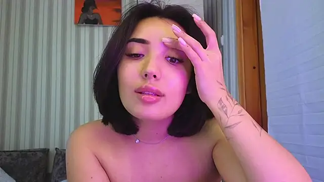 Snapshot of lily__foster chatting on 18, 10, 2025 lily foster online show from 18, 10, 2025