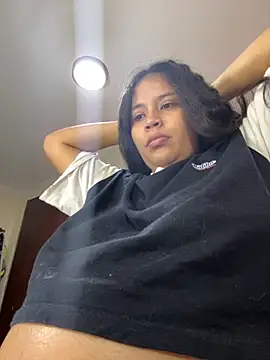 moncerrat luna online show from 17, 10, 2025