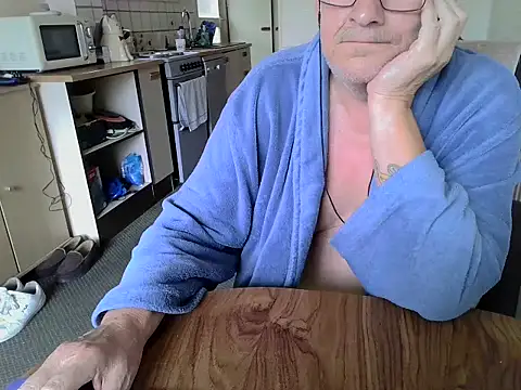 Snapshot of daddyflash chatting on 18, 9, 2025 daddyflash online show from 18, 9, 2025