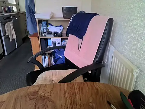 Snapshot of daddyflash chatting on 21, 10, 2025 daddyflash online show from 21, 10, 2025