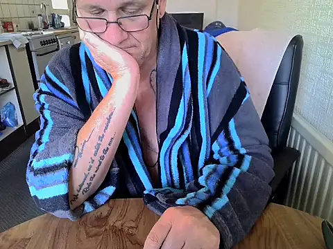 Snapshot of daddyflash chatting on 2, 11, 2025 daddyflash online show from 2, 11, 2025