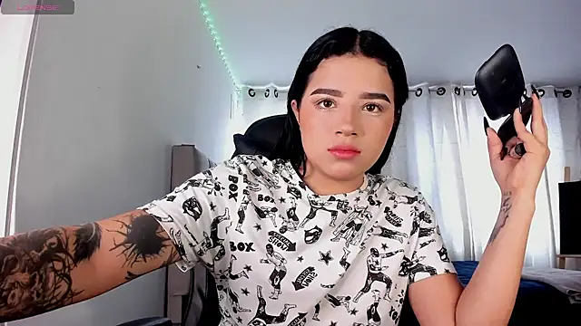 Snapshot of aliice_walker_ chatting on 31, 10, 2025 aliice walker online show from 31, 10, 2025