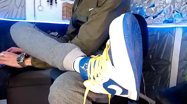 Mensecret69 online show from 26, 2, 2025