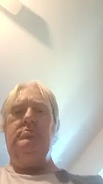 Snapshot of graham1980 chatting on 13, 11, 2025 graham1980 online show from 13, 11, 2025