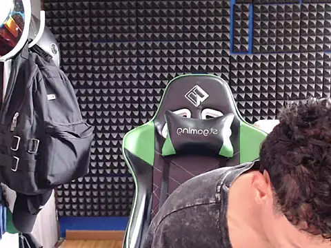 Snapshot of Curly_Angel24 chatting on 1, 10, 2025 Curly Angel24 online show from 1, 10, 2025