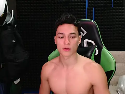 Snapshot of Curly_Angel24 chatting on 10, 10, 2025 Curly Angel24 online show from 10, 10, 2025