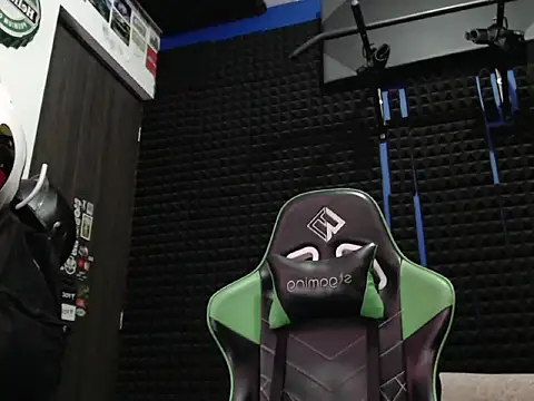 Snapshot of Curly_Angel24 chatting on 23, 10, 2025 Curly Angel24 online show from 23, 10, 2025