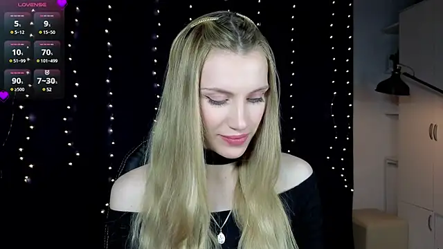 Snapshot of Lilianna_Just chatting on 23, 2, 2025 Lilianna Just online show from 23, 2, 2025