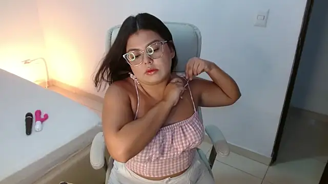 Snapshot of kiara-evans02 chatting on 16, 3, 2026 kiara-evans02 online show from 16, 3, 2026