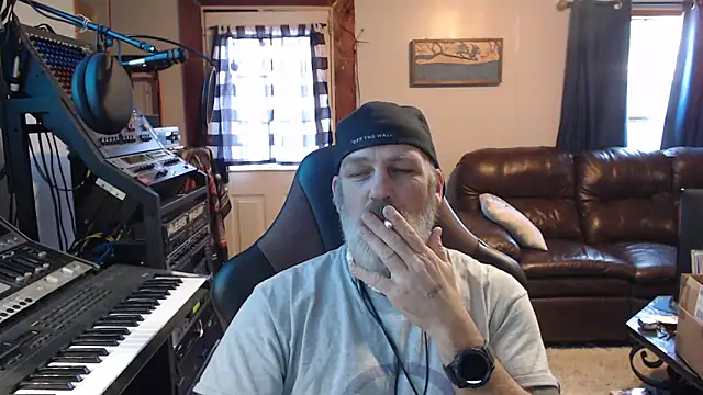 Snapshot of jimdacbin420 chatting on 14, 2, 2025 jimdacbin420 online show from 14, 2, 2025