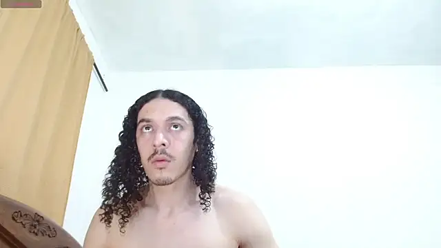 Snapshot of thefockers69 chatting on 2, 11, 2025 thefockers69 online show from 2, 11, 2025