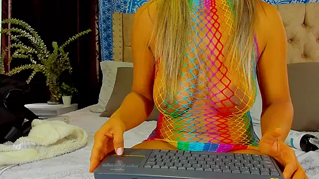 KeryHillson online show from 17, 12, 2024