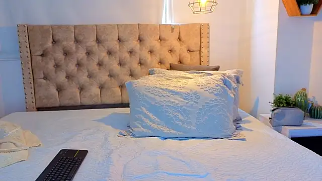 Snapshot of KeryHillson chatting on 20, 2, 2026 KeryHillson online show from 20, 2, 2026