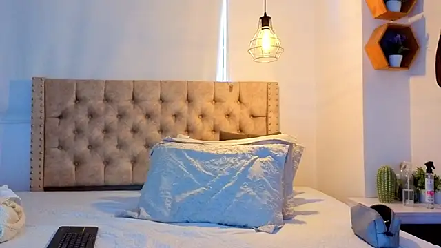 Snapshot of KeryHillson chatting on 29, 3, 2026 KeryHillson online show from 29, 3, 2026