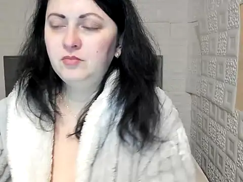 Lillian2 online show from 16, 2, 2025