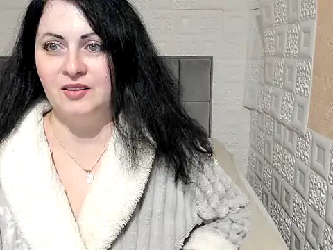 Lillian2 online show from 22, 2, 2025