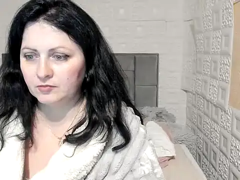 Lillian2 online show from 26, 2, 2025